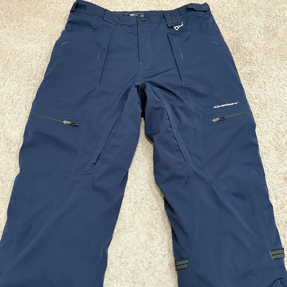 Oakley size men